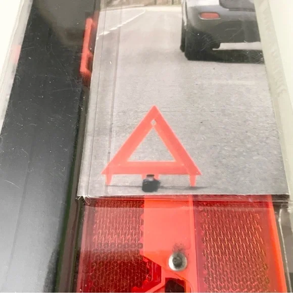 Treksafe Automotive Roadside Triangle Kit - Picture 5 of 12